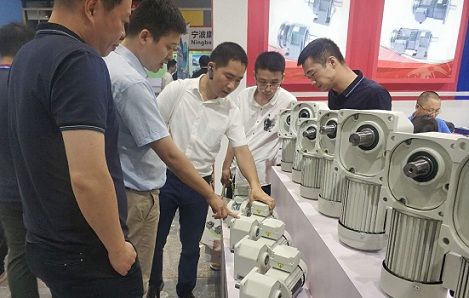御茨智能供應(yīng)的邁傳中型直交軸減速機亮相第20屆上海工博會