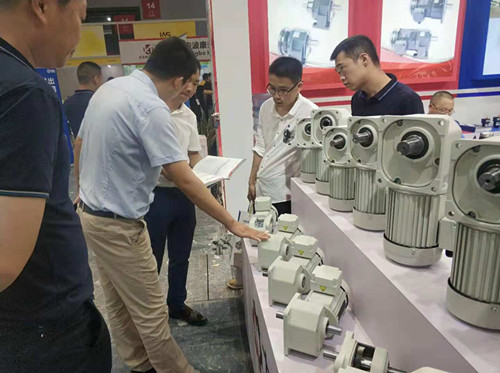 直交軸減速電機(jī)亮展-御茨智能