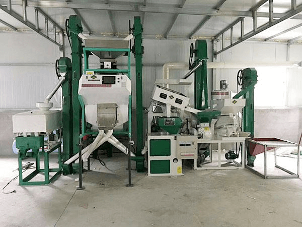 小型齒輪減速電機應(yīng)用在碾米機上.png