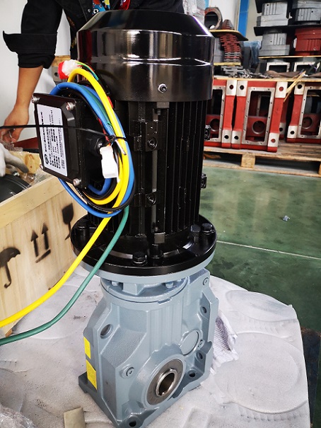 邁傳斜齒輪減速機(jī)可以配直流電機(jī)嘛？ (1).jpg
