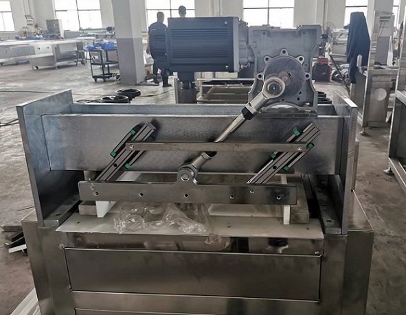食品機(jī)械上使用邁傳伺服蝸輪蝸桿減速機(jī).jpg