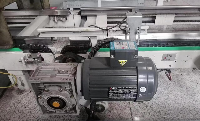 士元電機(jī)配RV蝸輪減速機(jī)一套.jpg
